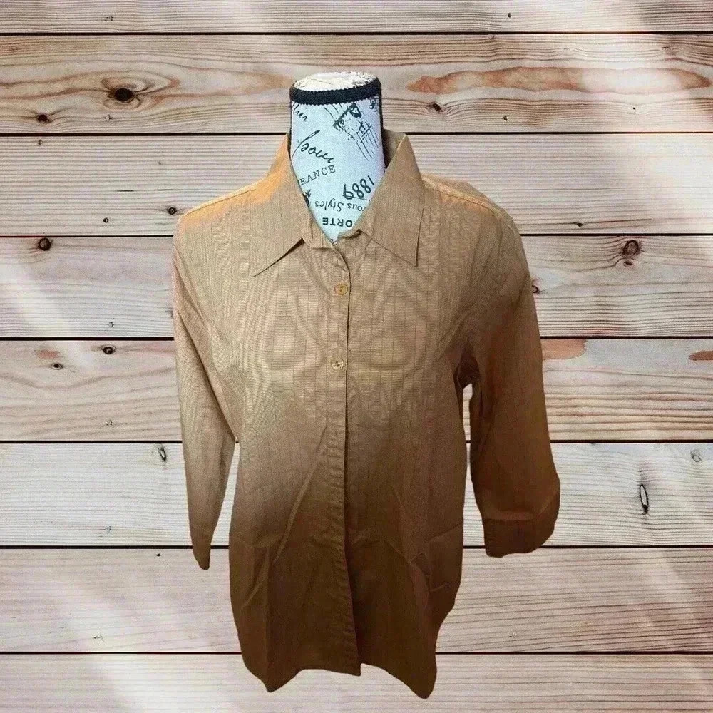 CHRISTOPHER AND BANKS SIZE LARGE BROWN BUTTON DOWN SHIRT